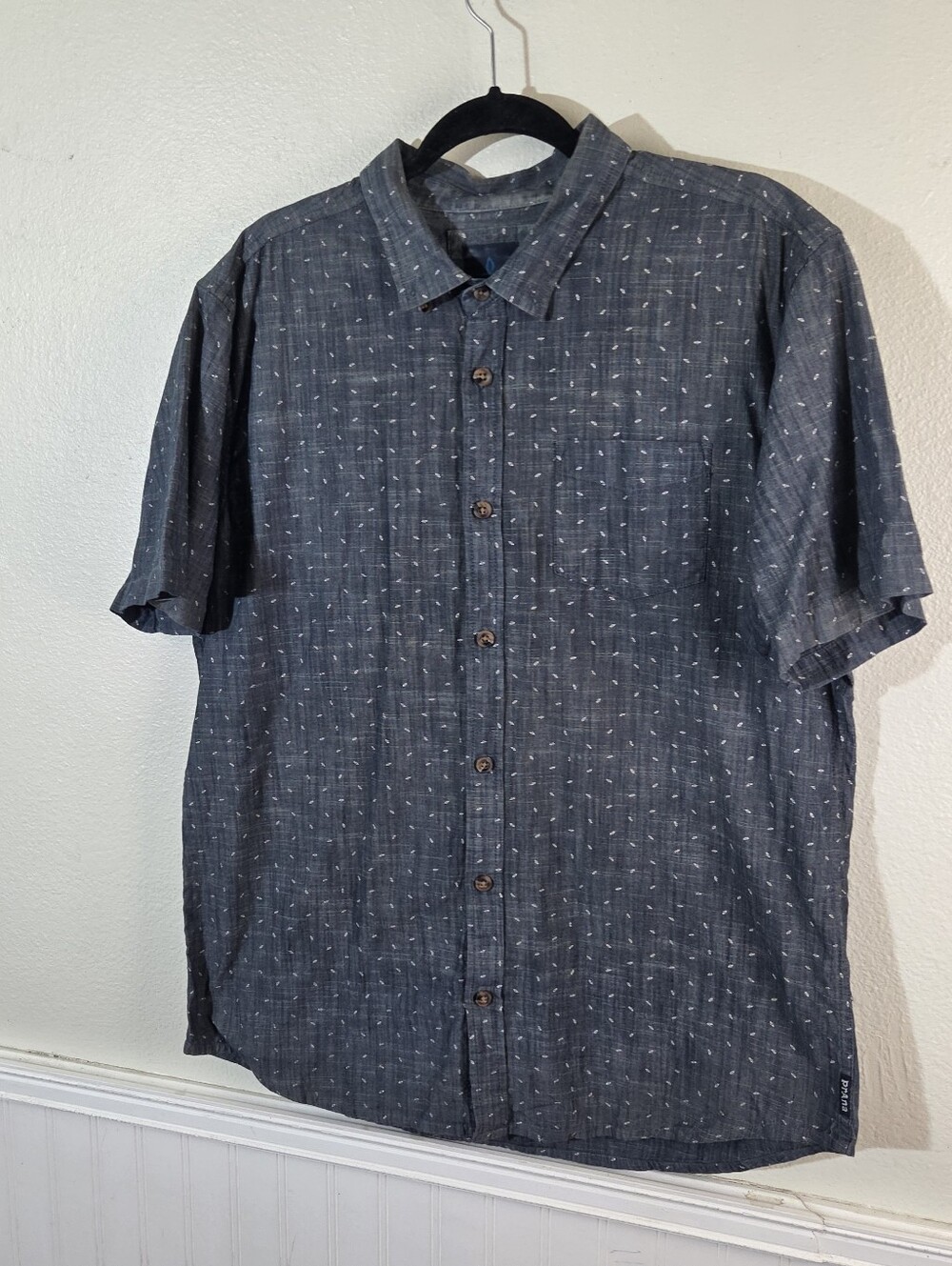 prAna Men's XL Blue Short Sleeve Button Up Shirt Textured Woven Pattern Casual